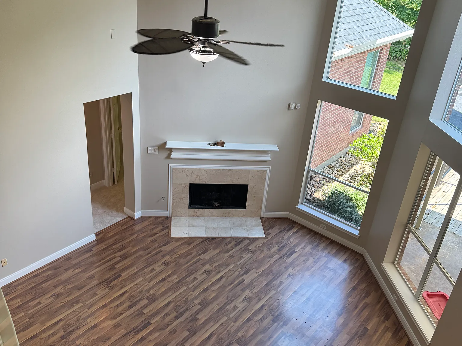 5 bed, 3.5 bath, 4329 sqft, $3,800 — Photo 3