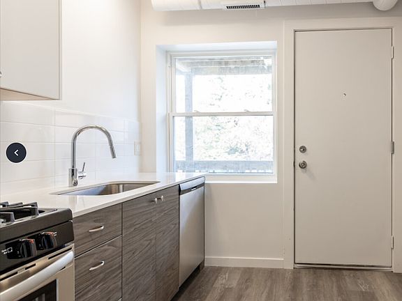 2nd image of 1706 W Glenlake Ave #3