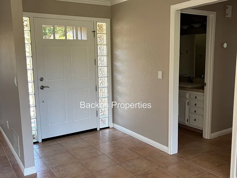17240 Tamara Ln — Photo 2