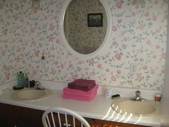 5th image of 121 Lady Bug Ln
