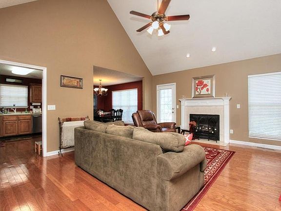 3rd image of 8193 Stillwater Cir