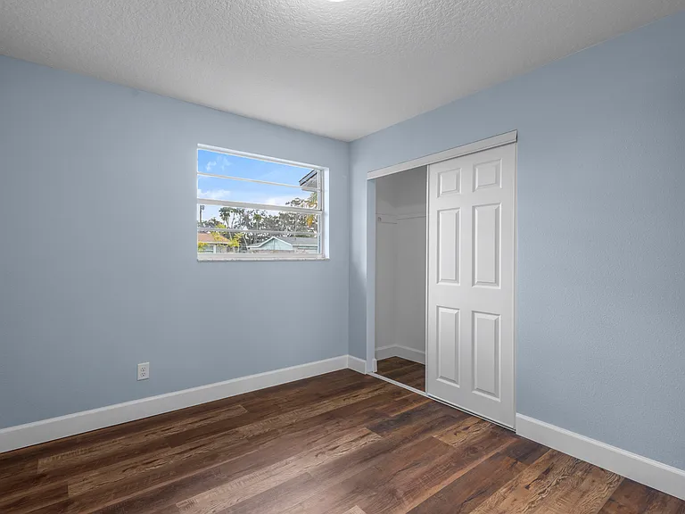 738 Baywood Ln — Photo 14