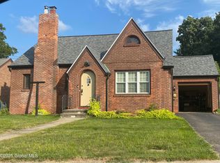 36 McKinley St, Albany, NY 12206