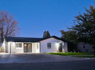 3201 Vassar Dr, Roswell, NM 88203