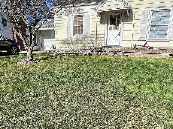 House frontyard (1)
