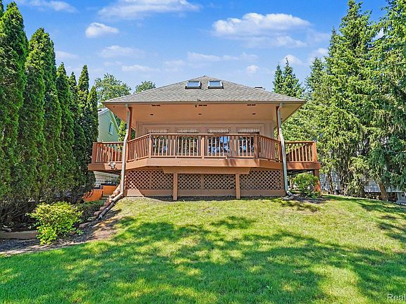 2nd image of 1792 Lockwood Dr