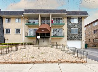 10315 Austin Ave APT 5, Oak Lawn, IL 60453