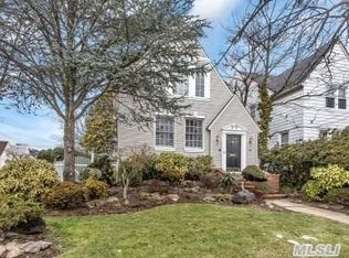 165 Munro Blvd, Valley Stream, NY 11581