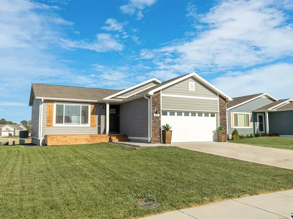 834 N 26th St, Beatrice, NE 68310