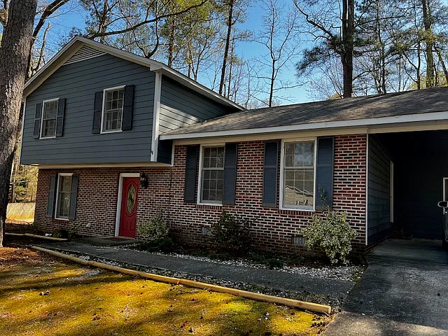 No place like home in this newly renovated tri level. - 606 E Park St