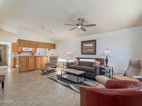 972 W Lockwood Ln, Tucson, AZ 85704