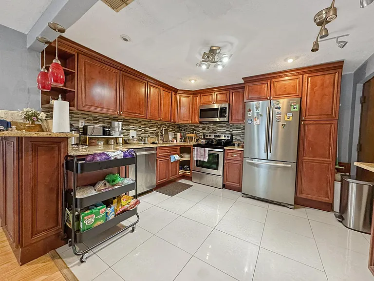 305 Riverside Ave #24 — Photo 6