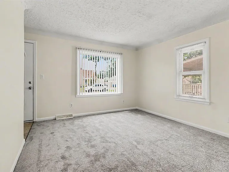 4959 Weddell St — Photo 2