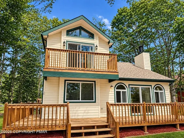 7067 Vista Dr, Tobyhanna, PA 18466