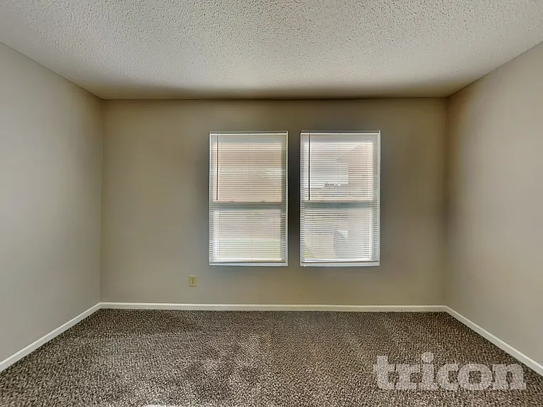 2168 Olympia Dr — Photo 9