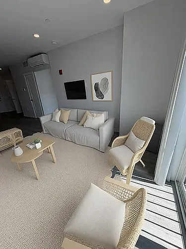 Residences at Sharon Gallery — Photo 43