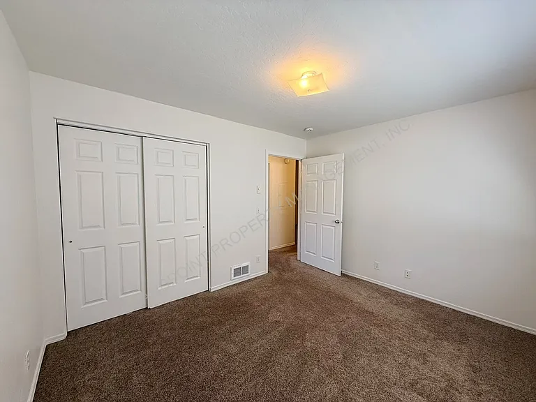327 Olive St #C — Photo 20