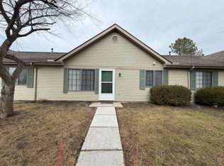 1257 Oxford Manor Ct APT 5, South Lyon, MI 48178