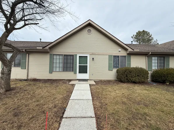 1257 Oxford Manor Ct APT 5, South Lyon, MI 48178