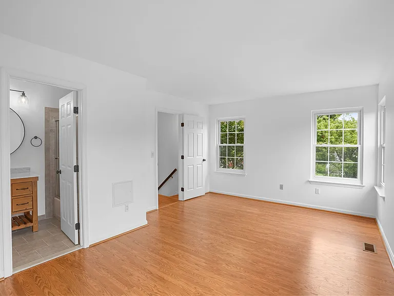 423 McDaniel Dr — Photo 31