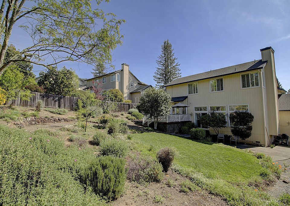 2nd image of 1533 Great Heron Dr