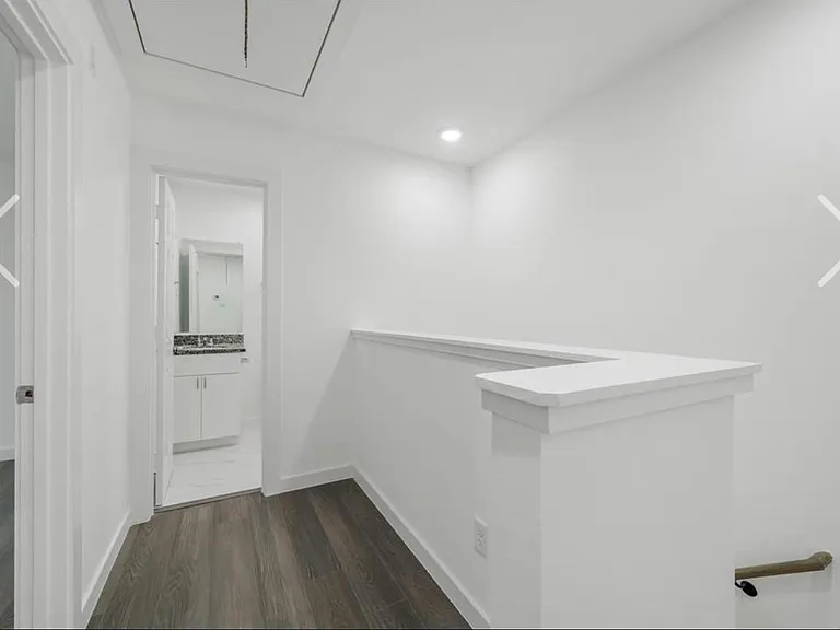 7813 Laura Koppe Rd #B — Photo 10
