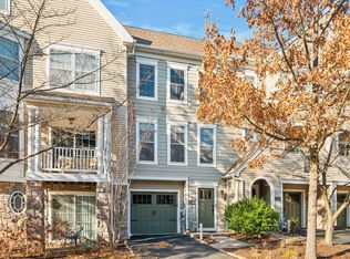 212 Cobblestone Dr, Ardmore, PA 19003