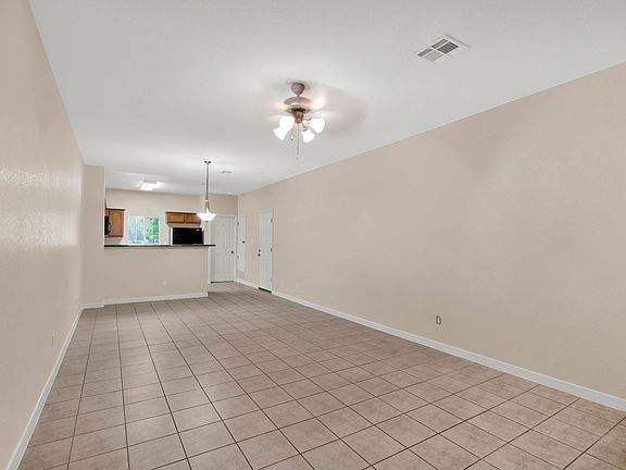 3rd image of 3150 N Yarbrough Dr APT B-3