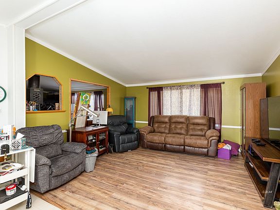 5th image of 5281 Seneca Ave