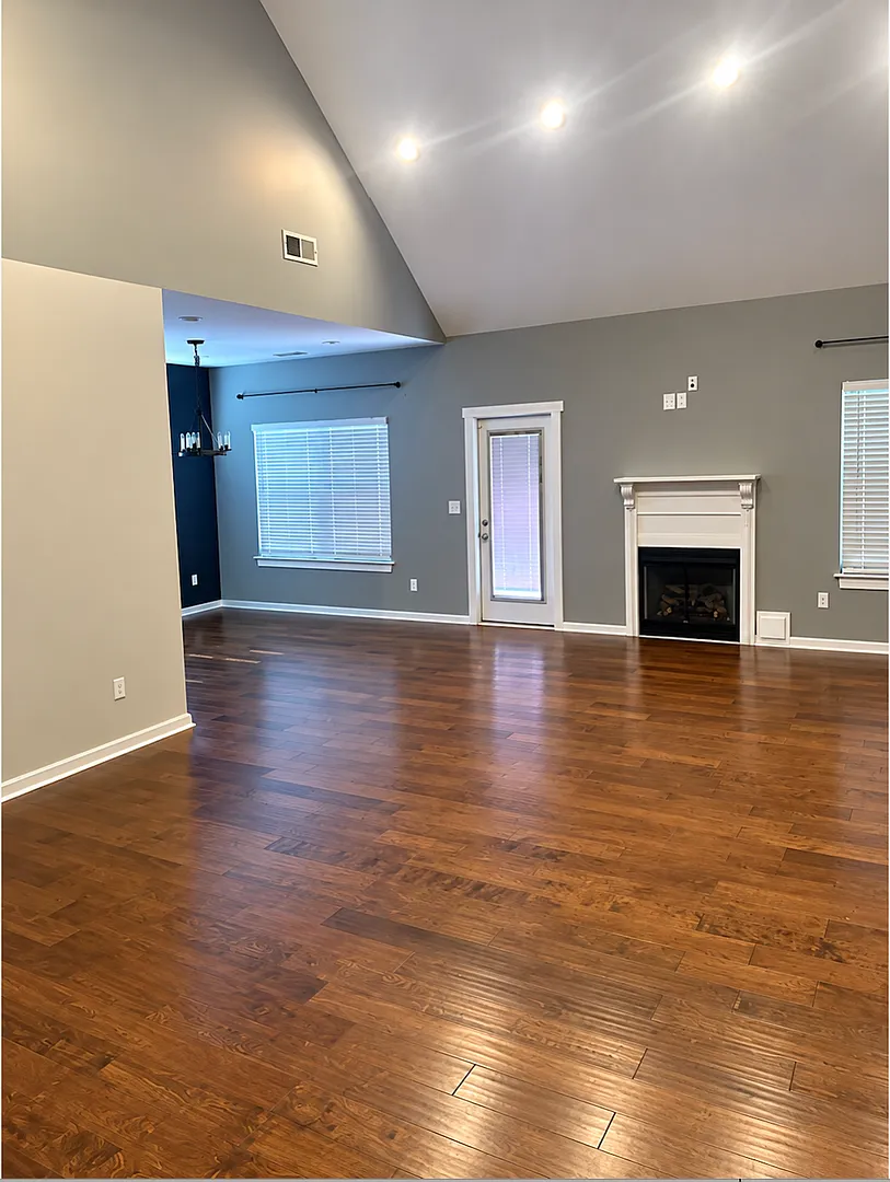 4010 Rogers Rd — Photo 4