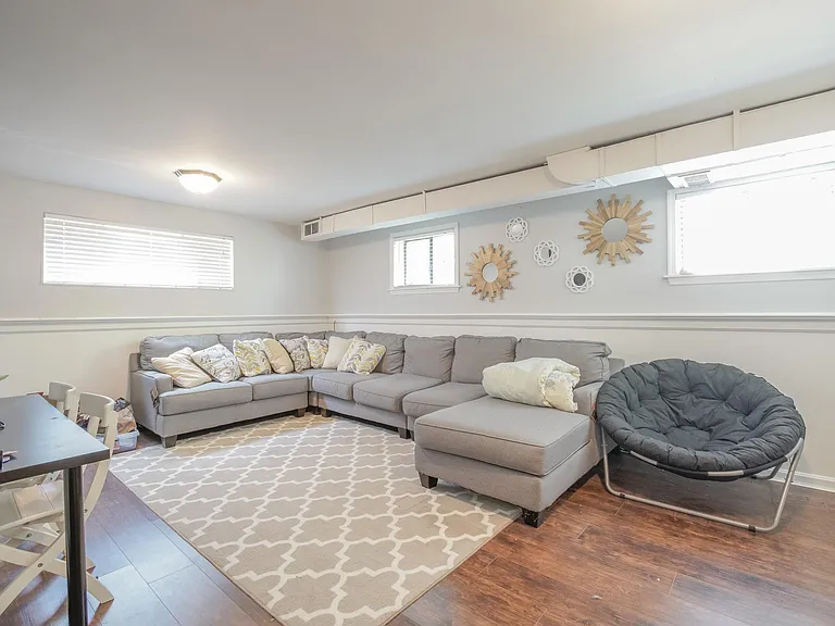 6811 Floyd Ave — Photo 14