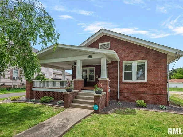 1145 S Clay Ave, Jacksonville, IL 62650
