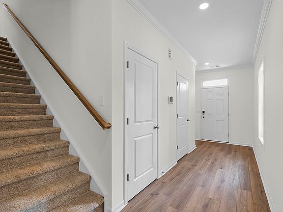 3rd image of 820 Coldsheet Dr