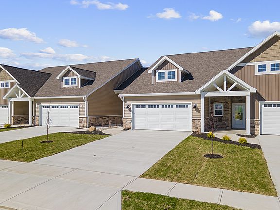 3rd image of 817 Brookwood Cres