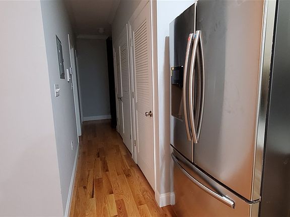 5th image of 195 Plainfield Ave #2