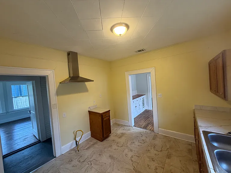 2505 Lipscomb St — Photo 15