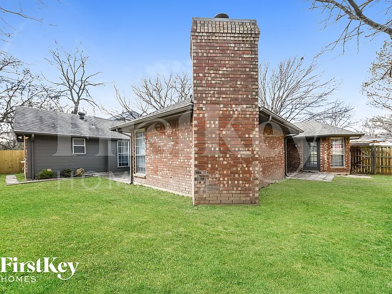 542 Renee Ln — Photo 15