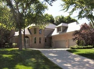 W131N8072 Country Club Dr, Menomonee Falls, WI 53051
