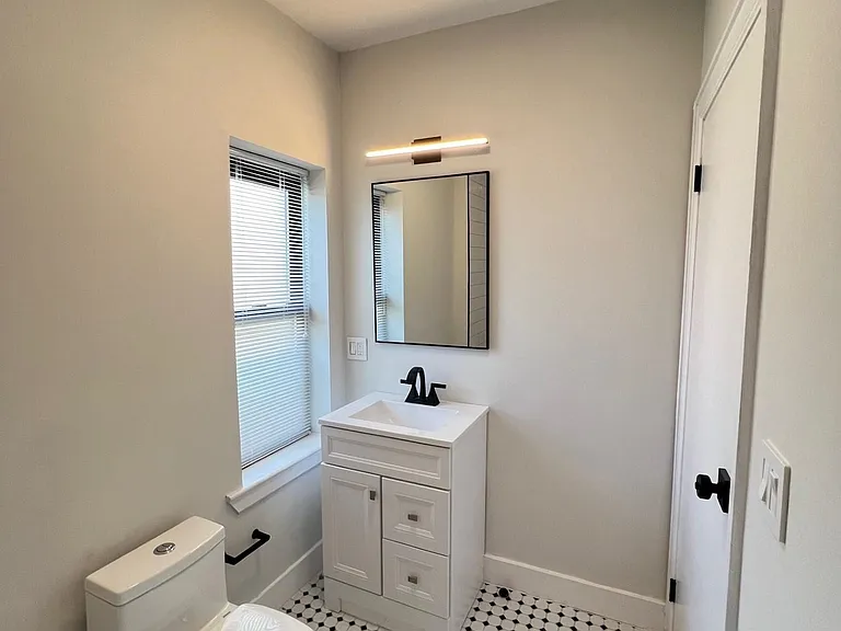 48 Bright St #4 — Photo 31