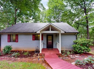 1994 Capewood Dr, Huddleston, VA 24104