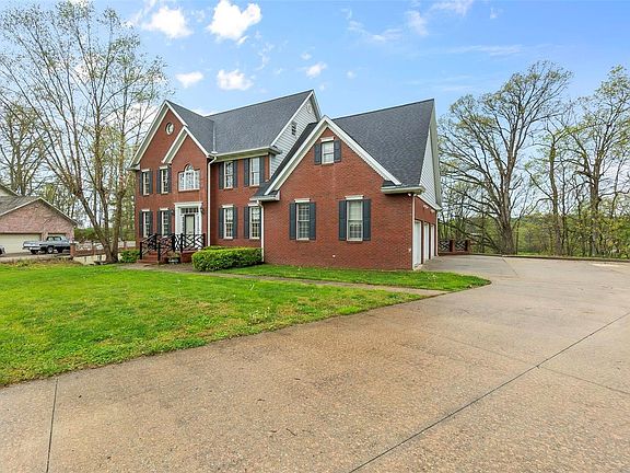 2nd image of 2607 Saddleridge Ln