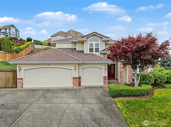 4217 Crystal Lane Loop SE, Puyallup, WA 98372