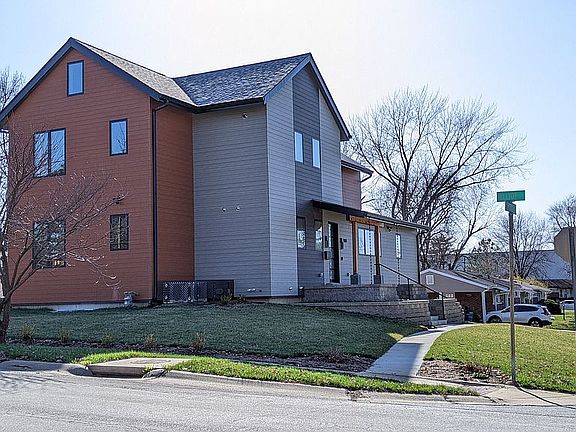 2nd image of 8900 Comstock Dr