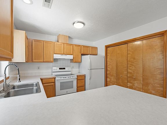 5th image of 1329 W Qualchan Dr