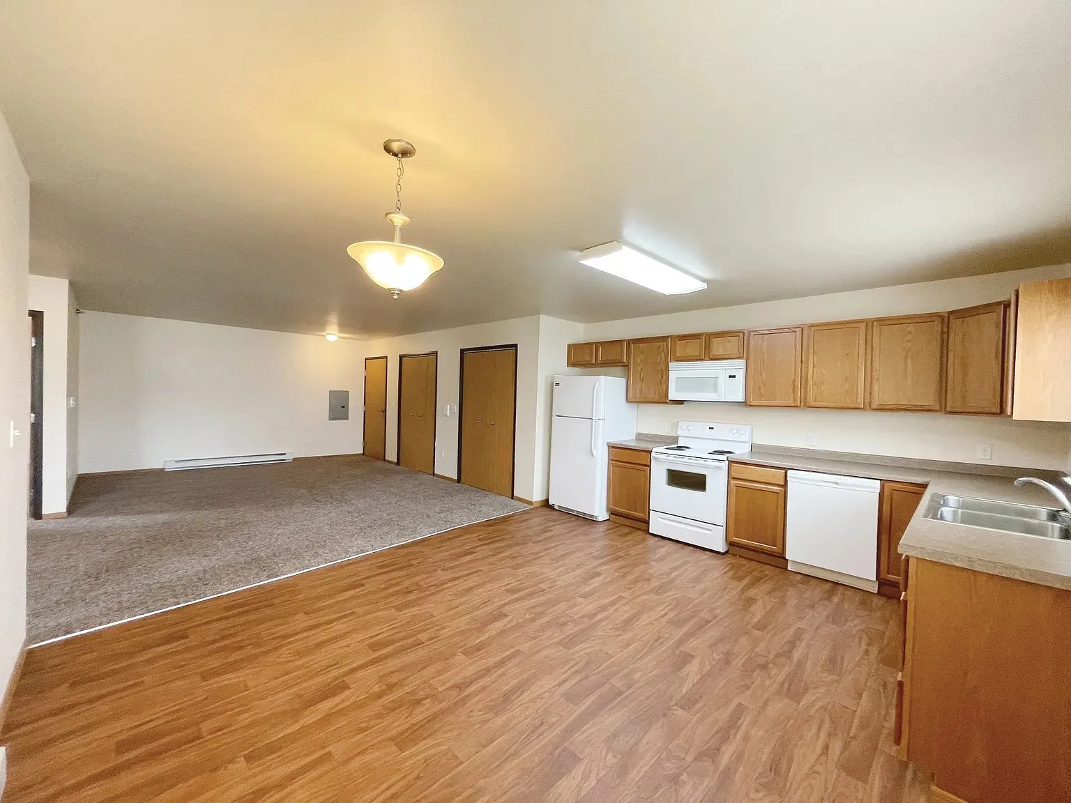 Paramount at the Bluffs Apartments — Photo 4