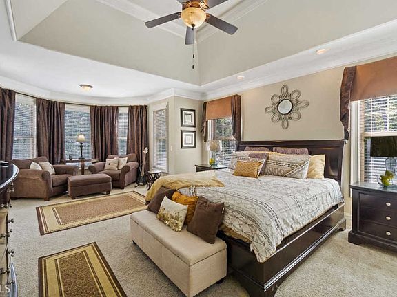5th image of 75 Oak Forest Dr