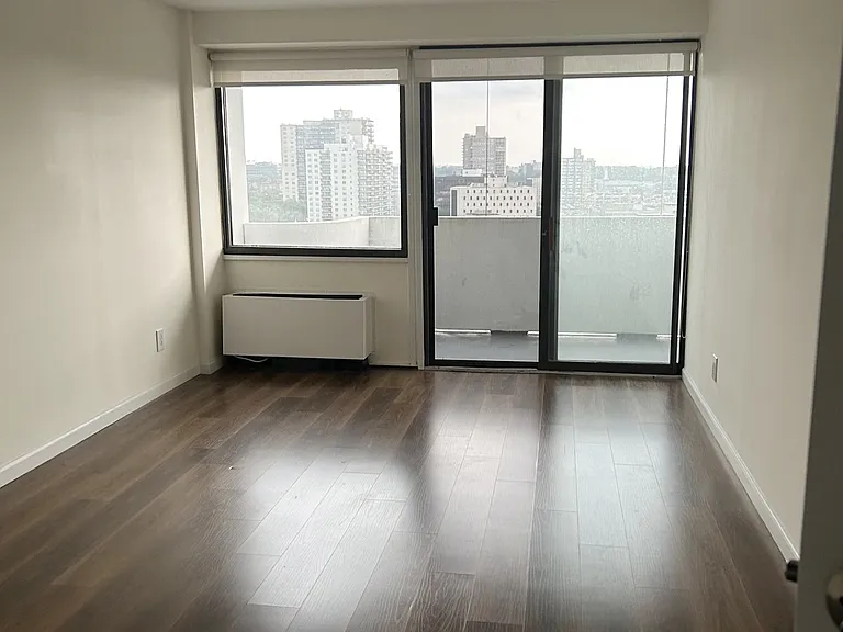 1600 Center Ave — Photo 11