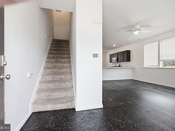 4th image of 113 Dyer Dr