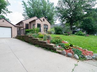 1848 Malvern St, Lauderdale, MN 55113