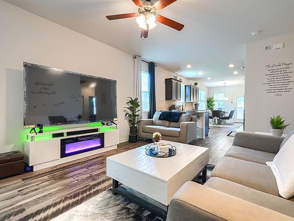 4th image of 2272 Miramar Dr